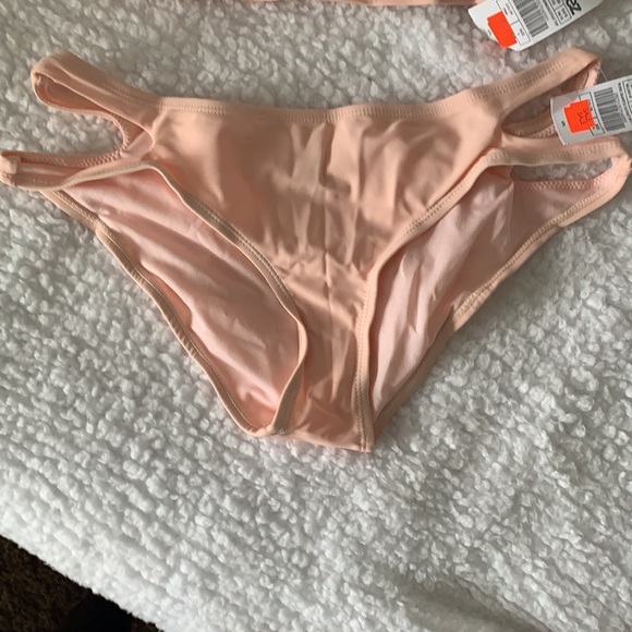 NWT bikini - Picture 2 of 4